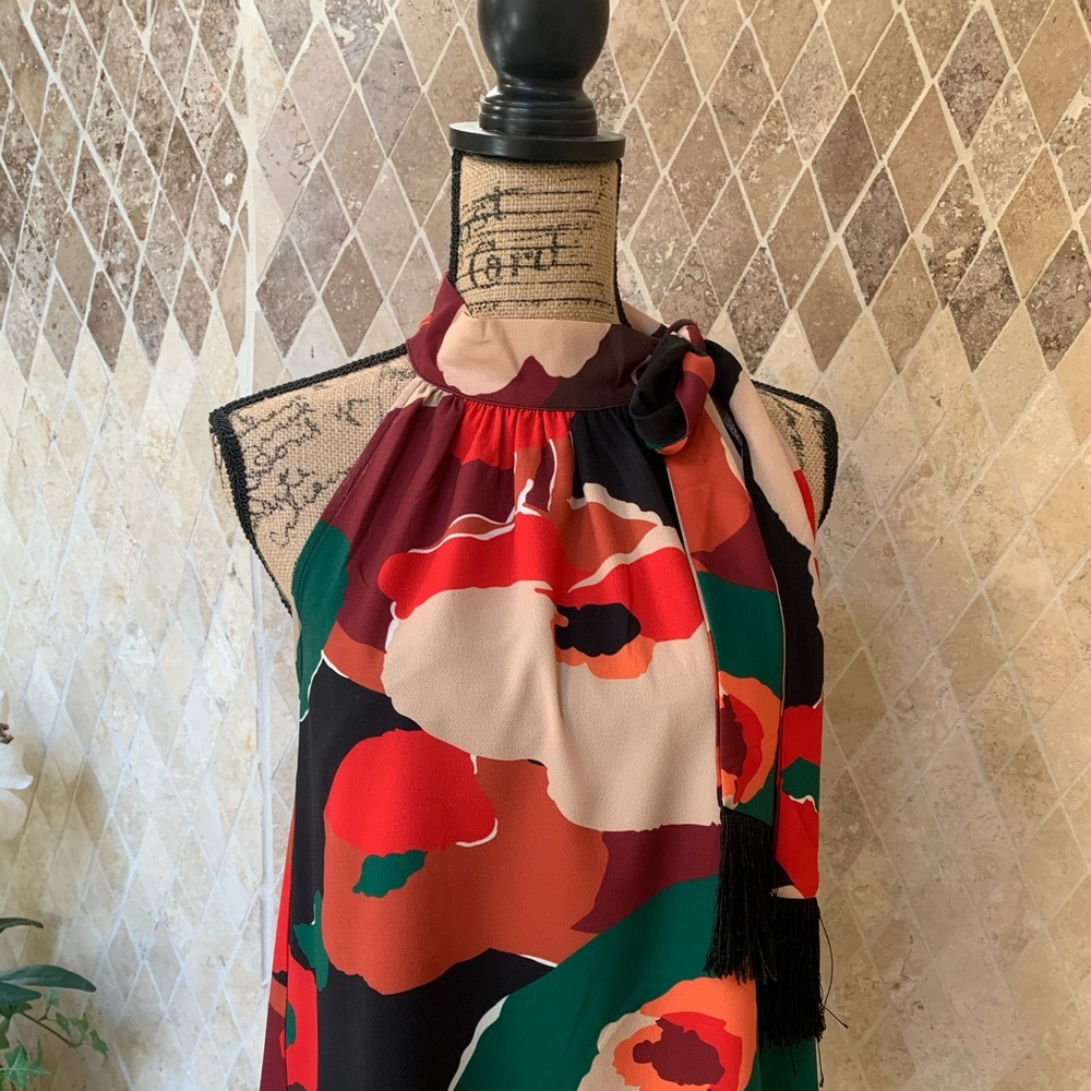 Tie neck top
